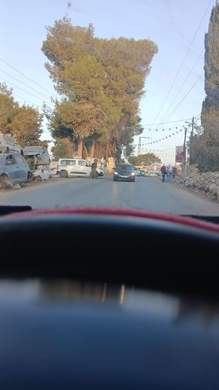 قوات الاحتلال تقتحم مدرسة بورين الثانوية جنوب مدينة نابلس وتضع حاجزا أمامها تزامنا مع دوام الطلبة، مع العلم أن الاحتلال أغلق مداخل القرية خلال اليومين...