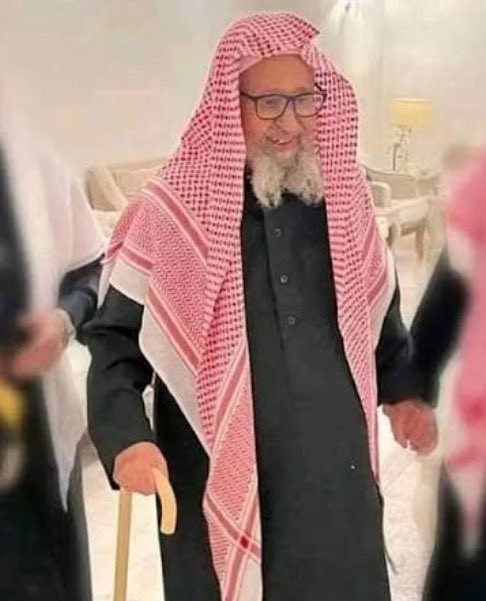 G34xy3AWsAAIGGO.jpg