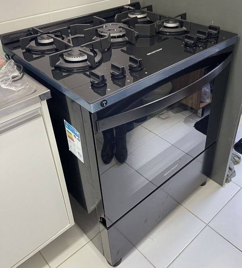 Fogão 5 Bocas de Piso Brastemp Mesa de Vidro Bivolt Preto BFS5VCE