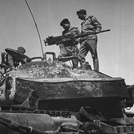 G346uLpWwAAT6tv.jpg