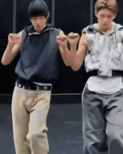 ezgif 1127b87b771b50.gif