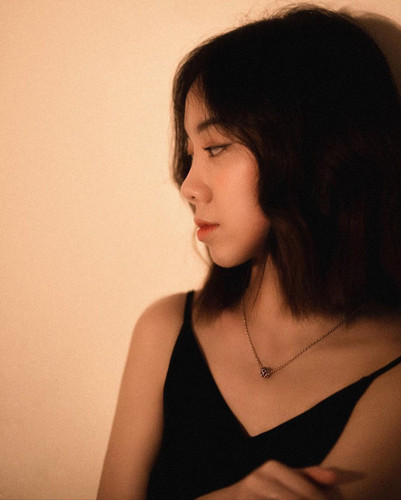 lee.gallery 8 CHFgBNNpr1k .jpg