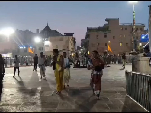 RSfT5RCSalygi9hL.jpg