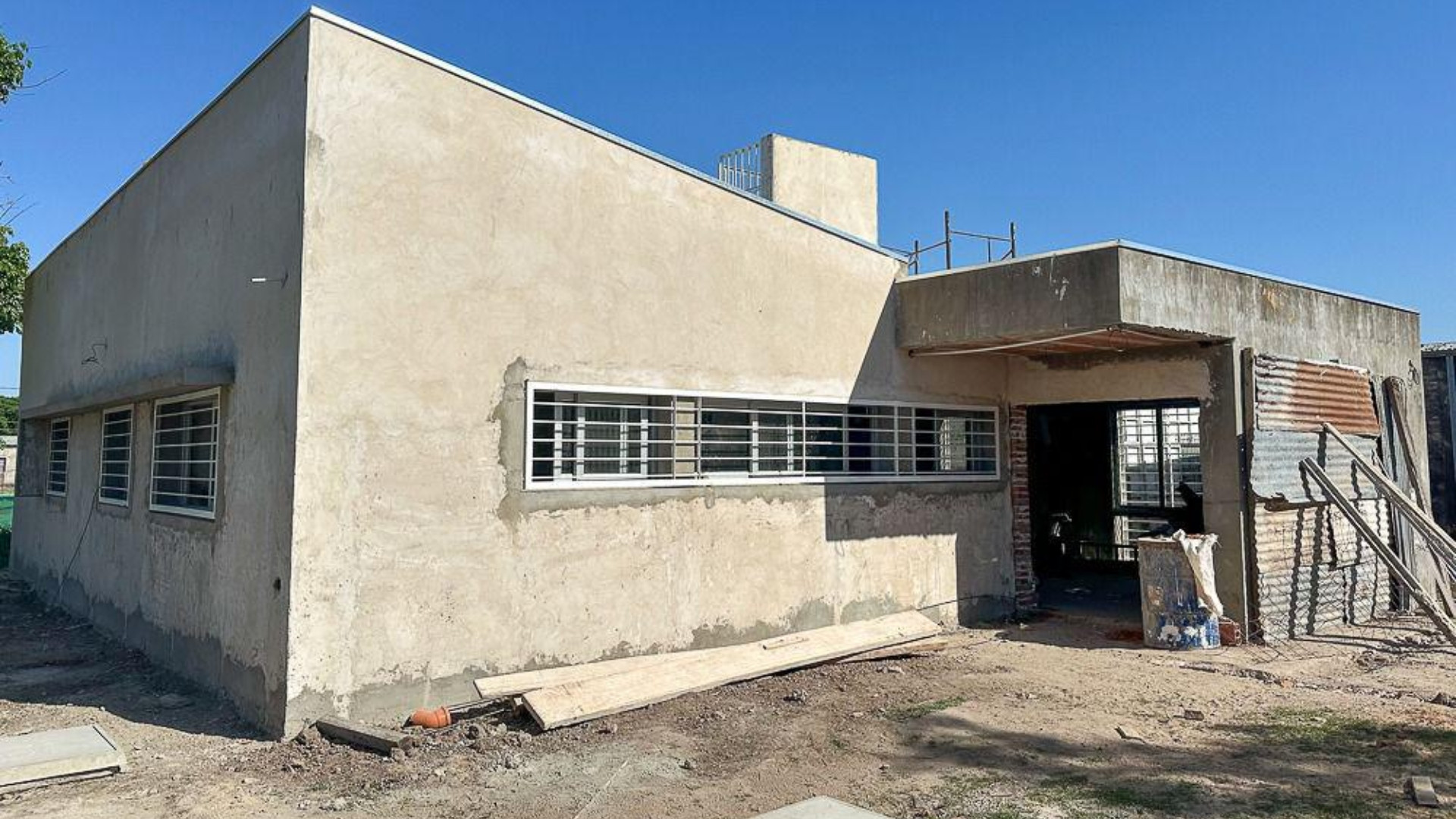 Avanza la reconstrucción completa del Centro de Salud de barrio Las Vegas en Santo Tomé