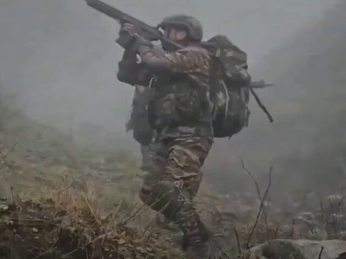 GZaa0fng7 WQb8Bo.jpg