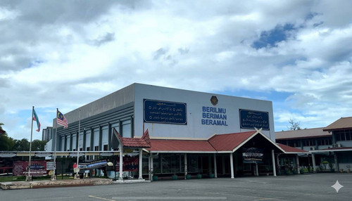 photo 6244420009711487889 y.jpg