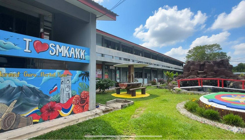 photo 6244420009711487890 y.jpg