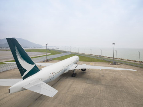 Cathay Pacific Boeing 777.jpg