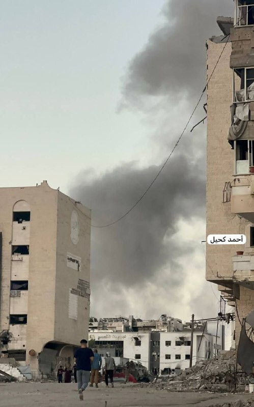 استهدافات عنيفة حول مستشفى الشفاء غرب مدينة غزة....