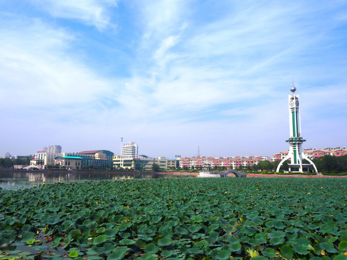 Laoling YuanbaoHu Lake.jpg