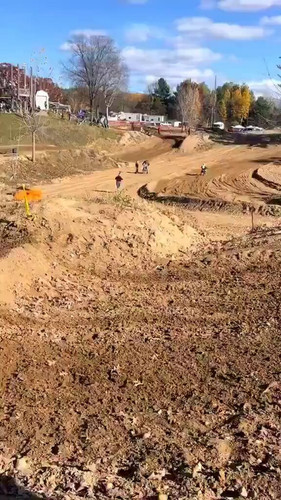 wGM5q6T8D j4qXB9.jpg