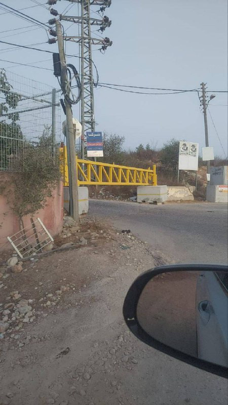 قوات الاحتلال تغلق بوابة مدخل بلدة سنجل شمال رام الله....