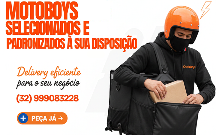 Close-up de um entregador da Check Boys ajustando sua mochila de delivery