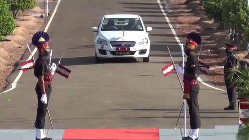 Uum dVif9Egne9WC.jpg