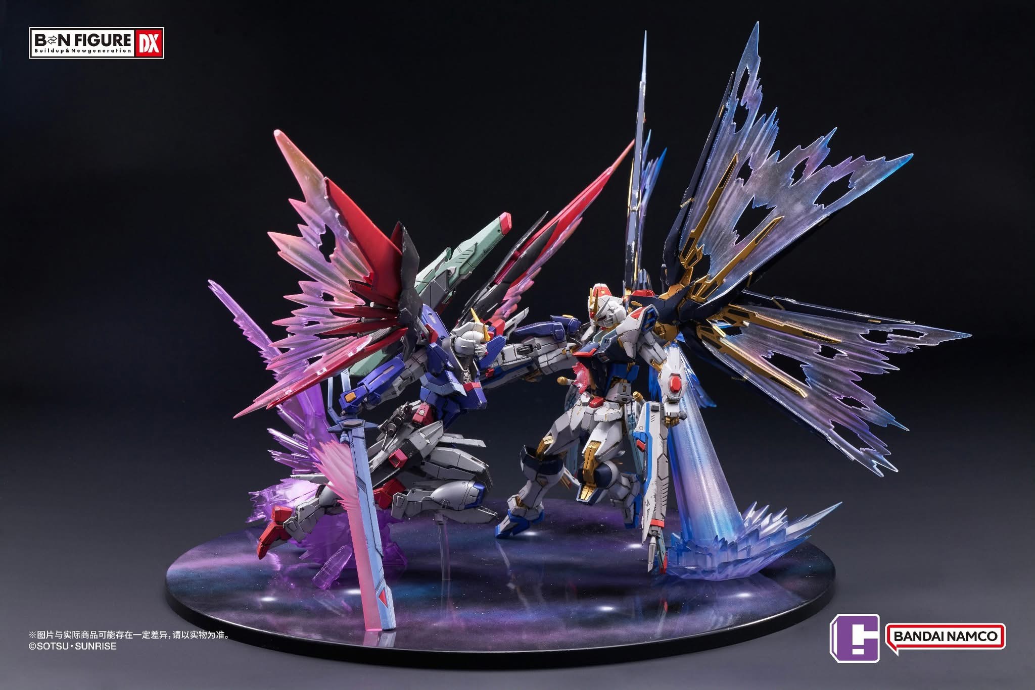 Clash of Legends – Strike Freedom VS Destiny Statue Unveiled