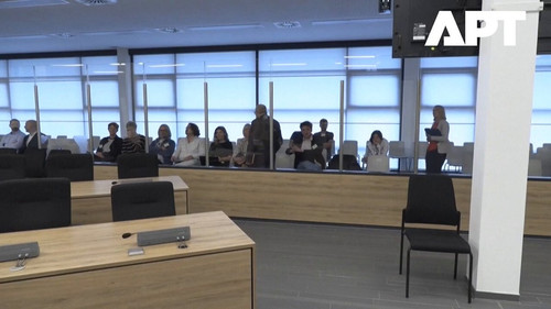 0R Nc09nEJVpJdEk.jpg