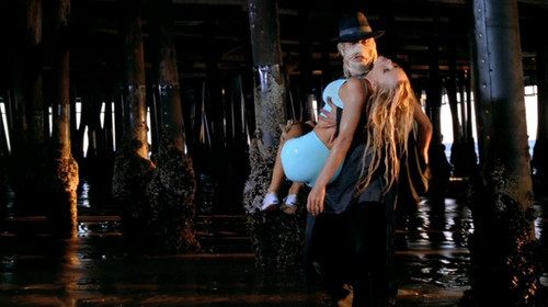 Baywatch s7e21 Nevermore Pamela Anderson blow 3.jpg