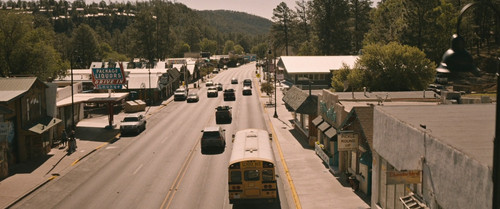 The.Lost.Bus.2025.1080p.ATVP.WEB DL.EN.DDP5.1.Atmos.H.264 FLUX.mkv snapshot 00.03.19 [2025.10.03 11..jpg