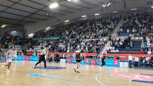 rLLOykKN7yDgaY A.jpg