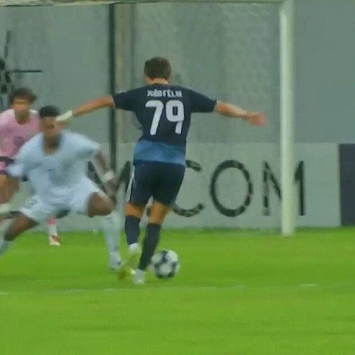 2XXU TPRb7d3V4mr.jpg