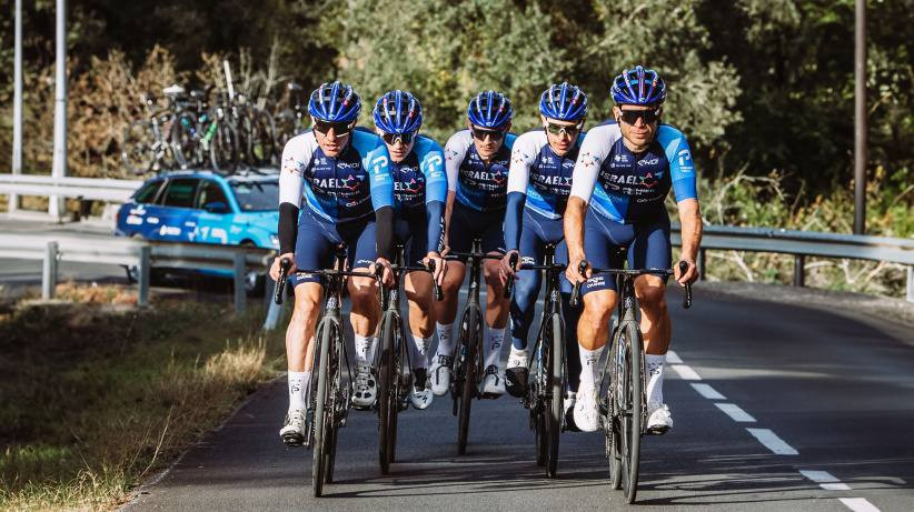 صحيفة هآرتس العبرية: انسحب فريق الدراجات "إسرائيل برميير تك" التابع للاحتلال من ثلاثة سباقات في إيطاليا الأسبوع المقبل، خوفًا من احتجاجات نتيجة الهجوم...