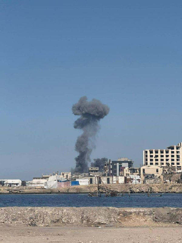 طيران الاحتلال يكرر غاراته على مخيم الشاطئ غرب مدينة غزة....