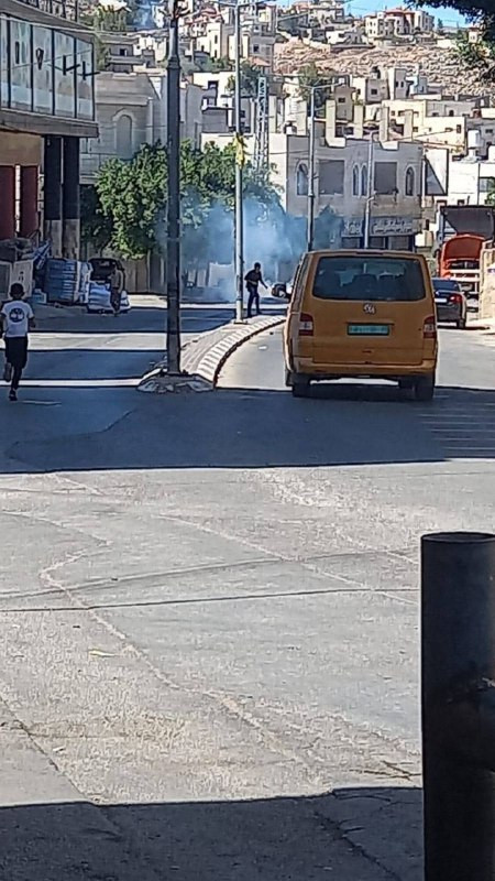 اندلاع مواجهات بين الشبان وقوات الاحتلال بعد اقتحام بلدة بيت فوريك شرق نابلس....