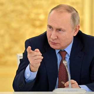 الرئيس الروسي بوتين يهدد أوروبا: ▪️نرى استعدادات في أوروبا للتحضير لحرب ضد روسيا ▪️لا تجعلوا روسيا تغضب، فذلك ينتهي دائماً بشكل سيء للمُلاعب ▪️إذا أرا...