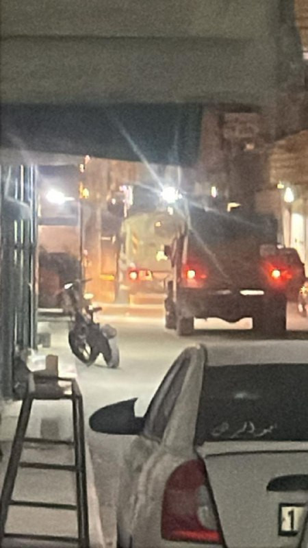 قوات الاحتلال تقتحم مخيم العروب وتطلق الرصاص الحي....