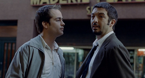 Nueve.reinas.AKA.Nine.Queens.2000.1080p.BluRay.CZ ES.DDP5.1.x264 ALBA.mkv snapshot 00.22.43 [2025.10.jpg
