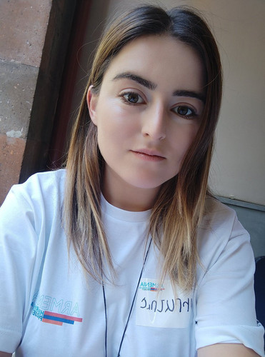 FXSj6B6XEAIOWRh.jpg