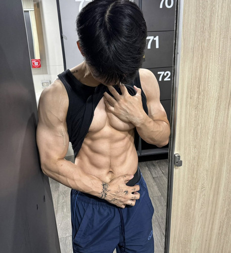 GPowx KbAAAZgJS.jpg