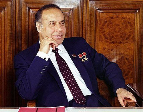 G2XIzGsXIAAJmdC.jpg