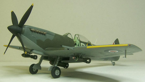 ICM Spitfire XVI 6.jpg