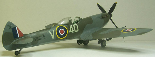 ICM Spitfire XVI 8.jpg