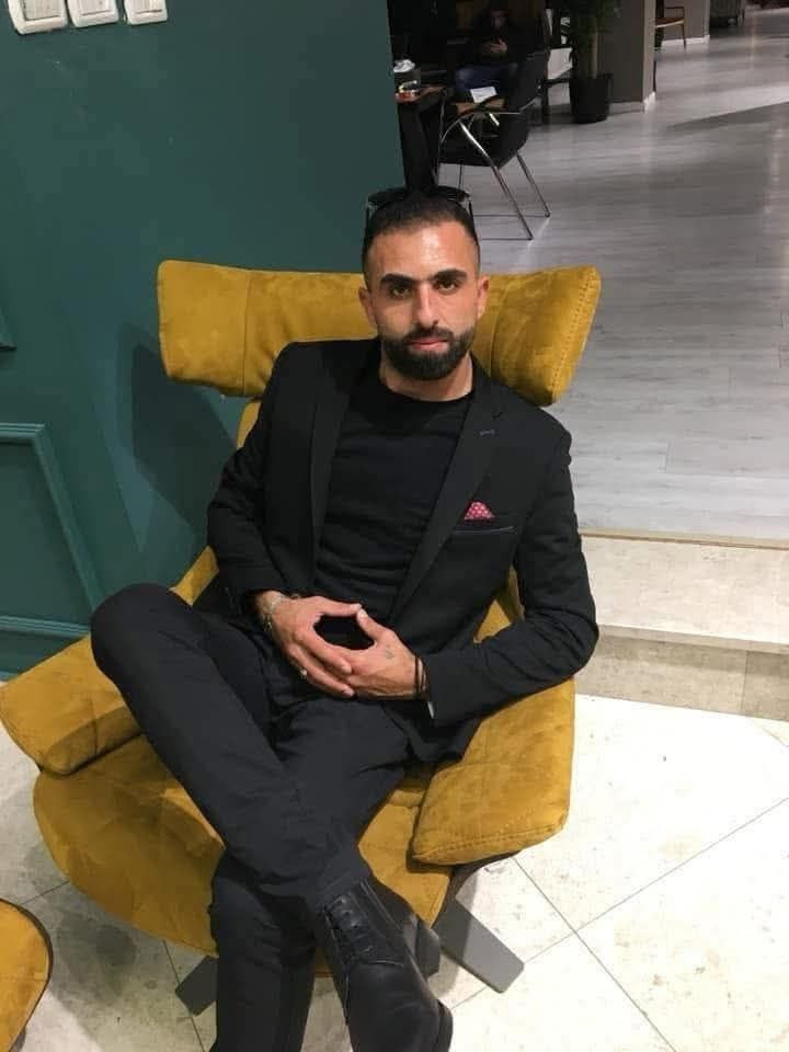 قوات الاحتلال تُجبر عائلة الشهيد محمد شتية على إغلاق بيت العزاء لليومين الثاني والثالث في قرية كفر نعمة غرب رام الله...