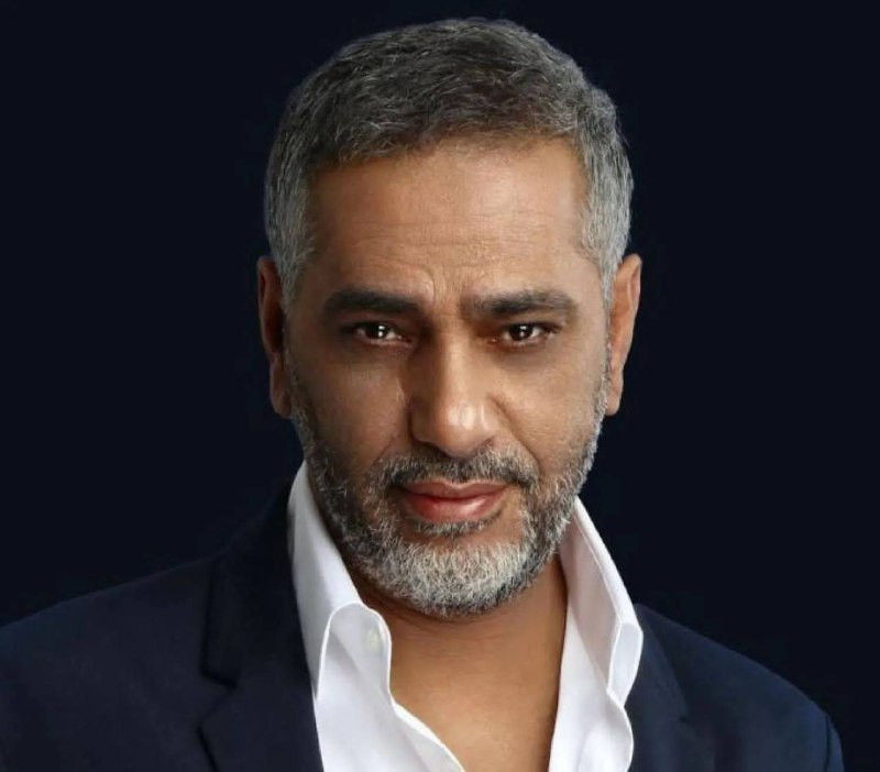 الفنان فضل شاكر يسلم نفسه للجيش اللبناني عند مدخل مخيم عين الحلوة....