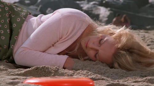 Baywatch s5e15 Seize the Day Rebecca Carlton faint 1.jpg