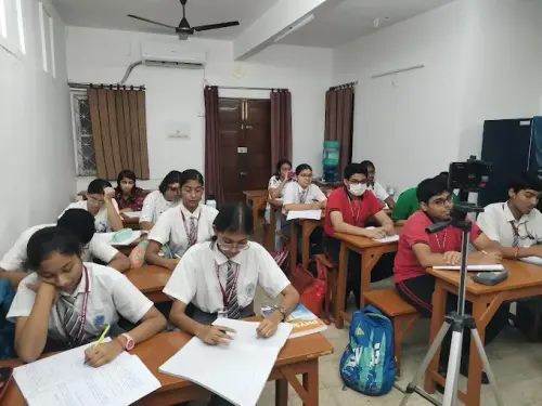 Physics Classes For ISC Board Dum Dum - Quark Centre for Physics Learning In Kolkata.webp