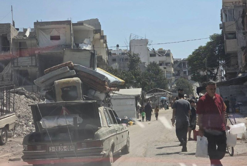 اضطر حوالي 270,000 مواطن لمغادرة منازلهم بسبب القصف وجرائم الاحتلال. في المقابل، عاد أكثر من 22 ألف فلسطيني إلى مناطقهم الأصلية داخل مدينة غزة حتى ظهر...