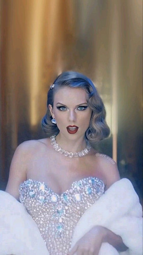 Icon, Taylor Swift, clipe Bejeweled, Midnights .jpg