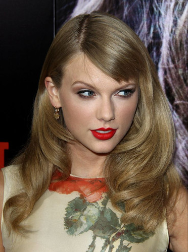 Taylor Swift (19).jpg