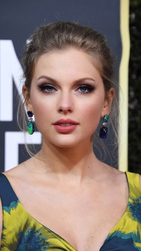 Taylor Swift (14).jpg