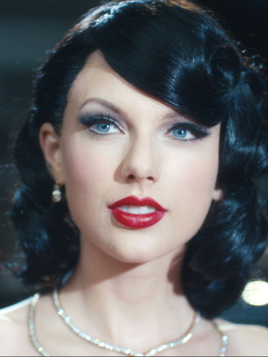 Taylor Swift (11).jpg