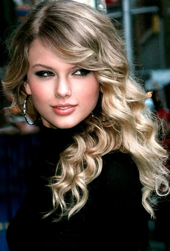 Taylor Swift “” 2008.jpg
