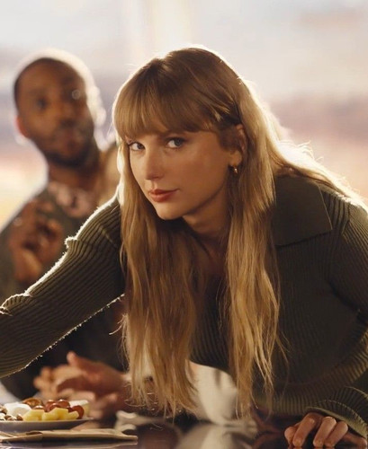 Taylor swift 💃✨.jpg