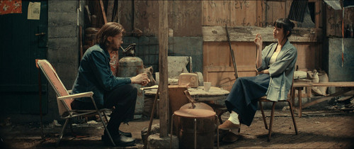 Touch.2024.1080p.BluRay.CZ EN.DD+5.1.x265 r00t.mkv snapshot 00.24.51 [2025.09.21 17.50.05].jpg