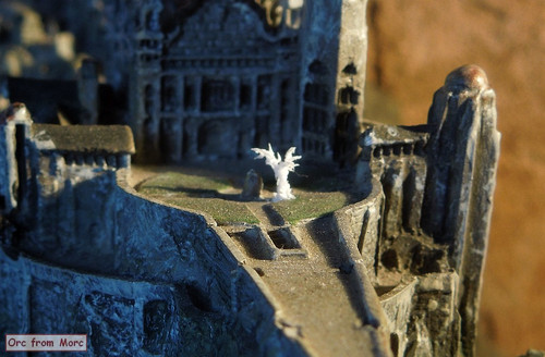 004 Minas Tirith DvD white tree.jpg