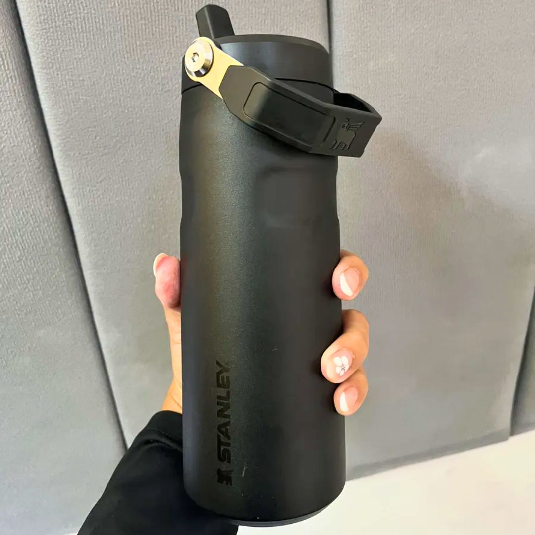 Garrafa Térmica Aerolight Flip Straw 473 Ml Black Stanley