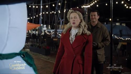 Newport Christmas, A Ginna Claire Mason faint 1.jpg